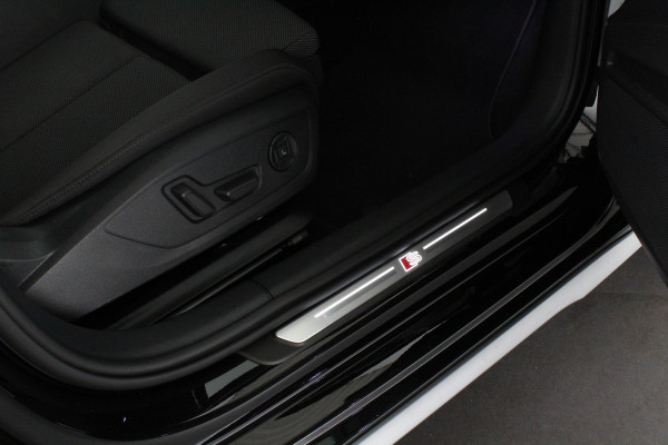 Audi A3 Sportback 40 TFSI e S line edition > Sfeerverlichting/18inch/Trekhaak/Plug in hybrid/Mythos Black