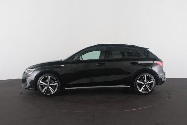 Audi A3 Sportback 40 TFSI e S line edition > Sfeerverlichting/18inch/Trekhaak/Plug in hybrid/Mythos Black