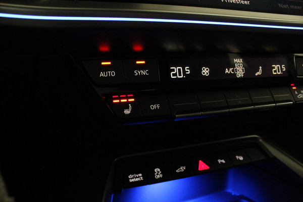 Audi A3 Sportback 40 TFSI e S line edition > Sfeerverlichting/18inch/Trekhaak/Plug in hybrid/Mythos Black