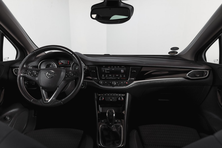 Opel Astra Sports Tourer 1.4 Turbo Innovation | Cruise | PDC | Camera | NAV + App.Connect | Auto.Airco | Afn. Trekhaak | Elek. Klep | LM 17" |