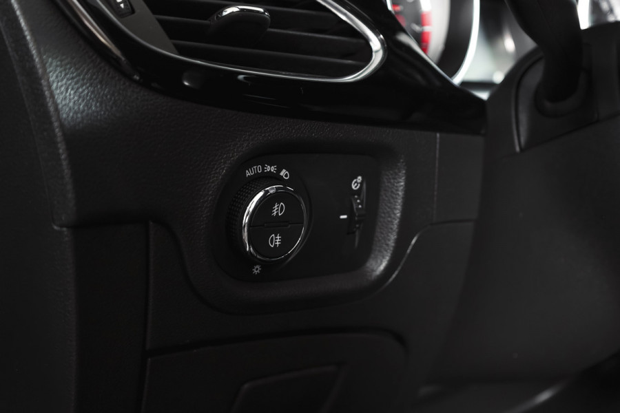 Opel Astra Sports Tourer 1.4 Turbo Innovation | Cruise | PDC | Camera | NAV + App.Connect | Auto.Airco | Afn. Trekhaak | Elek. Klep | LM 17" |