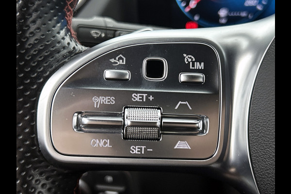Mercedes-Benz GLA 250 e Business Solution AMG Limited lichtmetalen velgen | Wide screen | Navigatie MBUX | Parking support met camera Inclusief 24 maanden MB Certified garantie voor Europa.