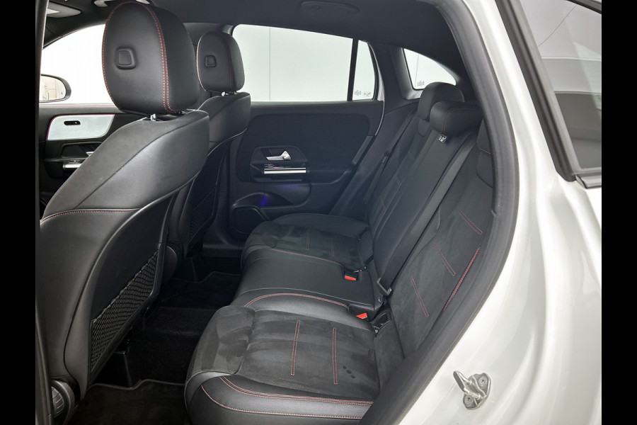 Mercedes-Benz GLA 250 e Business Solution AMG Limited lichtmetalen velgen | Wide screen | Navigatie MBUX | Parking support met camera Inclusief 24 maanden MB Certified garantie voor Europa.