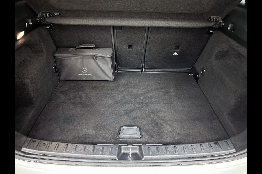 Mercedes-Benz GLA 250 e Business Solution AMG Limited lichtmetalen velgen | Wide screen | Navigatie MBUX | Parking support met camera Inclusief 24 maanden MB Certified garantie voor Europa.