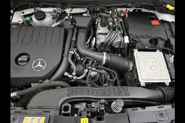 Mercedes-Benz GLA 250 e Business Solution AMG Limited lichtmetalen velgen | Wide screen | Navigatie MBUX | Parking support met camera Inclusief 24 maanden MB Certified garantie voor Europa.