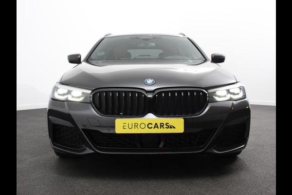 BMW 5 Serie Touring 530e M-Sport High Executive Cimate control Cruise control Navigatie Apple Carplay/ Android Auto Parkeersensoren Camera Lichtmetalen velgen Led
