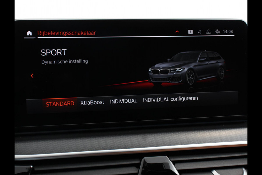 BMW 5 Serie Touring 530e M-Sport High Executive Cimate control Cruise control Navigatie Apple Carplay/ Android Auto Parkeersensoren Camera Lichtmetalen velgen Led