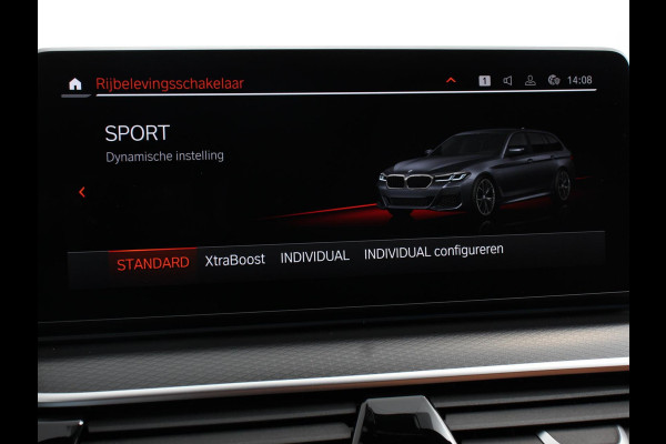 BMW 5 Serie Touring 530e M-Sport High Executive Cimate control Cruise control Navigatie Apple Carplay/ Android Auto Parkeersensoren Camera Lichtmetalen velgen Led