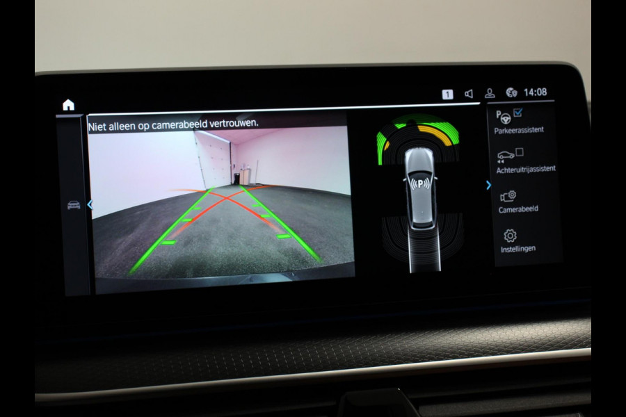 BMW 5 Serie Touring 530e M-Sport High Executive Cimate control Cruise control Navigatie Apple Carplay/ Android Auto Parkeersensoren Camera Lichtmetalen velgen Led