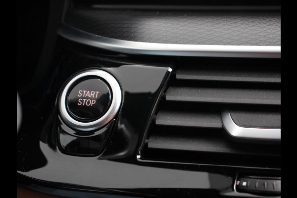 BMW 5 Serie Touring 530e M-Sport High Executive Cimate control Cruise control Navigatie Apple Carplay/ Android Auto Parkeersensoren Camera Lichtmetalen velgen Led