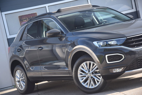 Volkswagen T-Roc 1.5 TSI Style PANORAMADAK/LED KOPLAMPEN/EXECUTIVE EN SPIEGEL-PAKKET