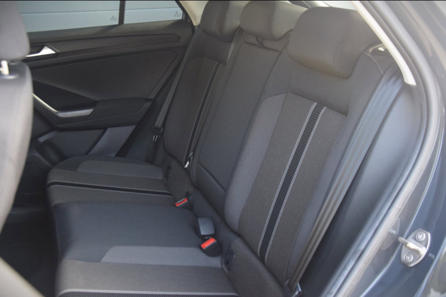 Volkswagen T-Roc 1.5 TSI Style PANORAMADAK/LED KOPLAMPEN/EXECUTIVE EN SPIEGEL-PAKKET