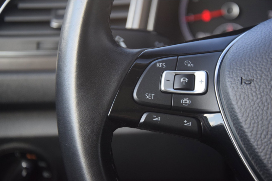 Volkswagen T-Roc 1.5 TSI Style PANORAMADAK/LED KOPLAMPEN/EXECUTIVE EN SPIEGEL-PAKKET