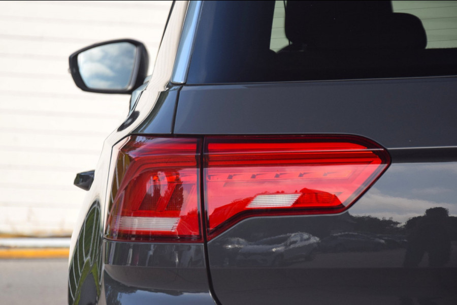 Volkswagen T-Roc 1.5 TSI Style PANORAMADAK/LED KOPLAMPEN/EXECUTIVE EN SPIEGEL-PAKKET