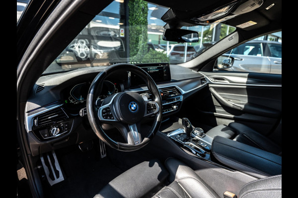 BMW 5 Serie 530e xDrive 292PK High Executive | M-Sport Shadow | HUD | CoPilot | Ambient