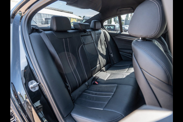 BMW 5 Serie 530e xDrive 292PK High Executive | M-Sport Shadow | HUD | CoPilot | Ambient