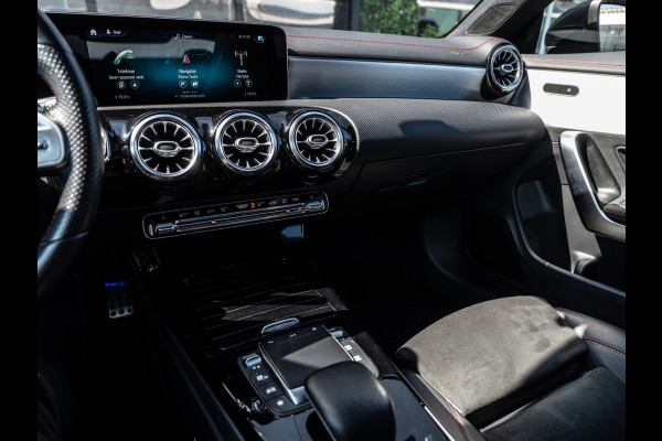 Mercedes-Benz CLA-Klasse 200 Business Solution AMG Night | Pano | Sfeer | Camera | BTW
