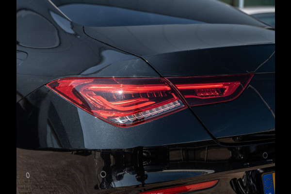 Mercedes-Benz CLA-Klasse 200 Business Solution AMG Night | Pano | Sfeer | Camera | BTW