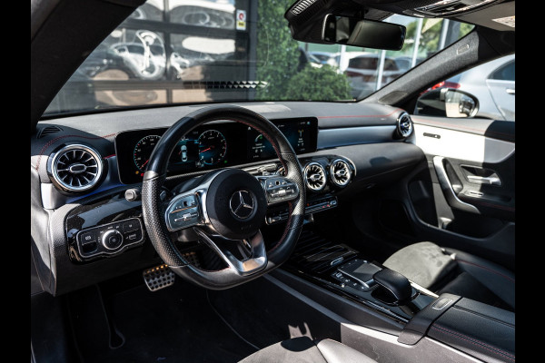 Mercedes-Benz CLA-Klasse 200 Business Solution AMG Night | Pano | Sfeer | Camera | BTW
