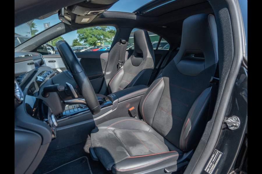 Mercedes-Benz CLA-Klasse 200 Business Solution AMG Night | Pano | Sfeer | Camera | BTW