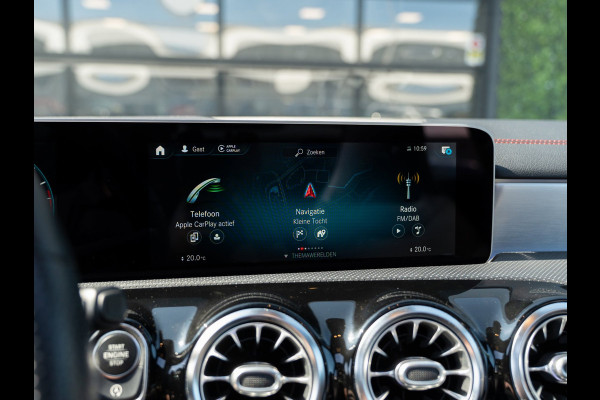 Mercedes-Benz CLA-Klasse 200 Business Solution AMG Night | Pano | Sfeer | Camera | BTW