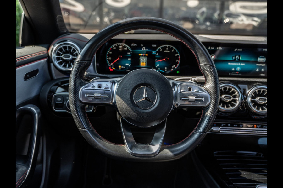 Mercedes-Benz CLA-Klasse 200 Business Solution AMG Night | Pano | Sfeer | Camera | BTW