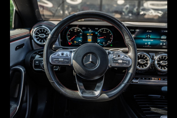 Mercedes-Benz CLA-Klasse 200 Business Solution AMG Night | Pano | Sfeer | Camera | BTW