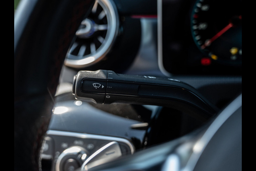 Mercedes-Benz CLA-Klasse 200 Business Solution AMG Night | Pano | Sfeer | Camera | BTW