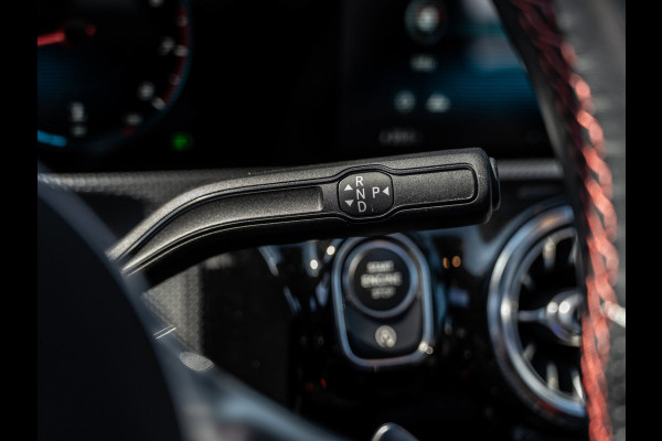 Mercedes-Benz CLA-Klasse 200 Business Solution AMG Night | Pano | Sfeer | Camera | BTW