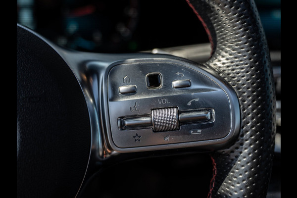 Mercedes-Benz CLA-Klasse 200 Business Solution AMG Night | Pano | Sfeer | Camera | BTW