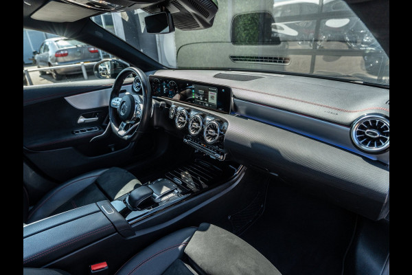 Mercedes-Benz CLA-Klasse 200 Business Solution AMG Night | Pano | Sfeer | Camera | BTW