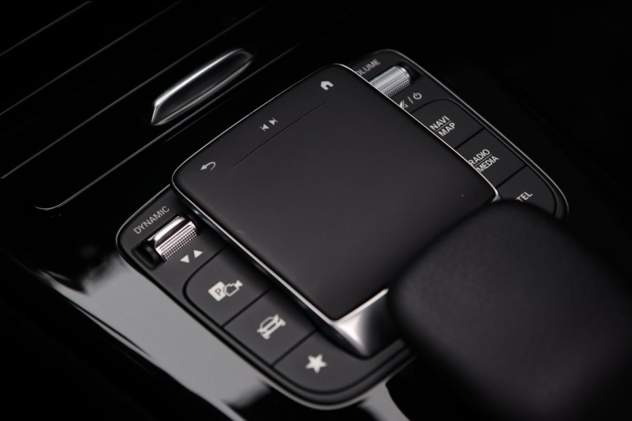 Mercedes-Benz CLA-Klasse 200 AMG Line Premium Plus / PANO / MEMORY / BURMESTER / KEYLESS / CAMERA