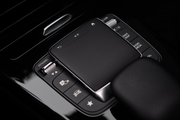 Mercedes-Benz CLA-Klasse 200 AMG Line Premium Plus / PANO / MEMORY / BURMESTER / KEYLESS / CAMERA