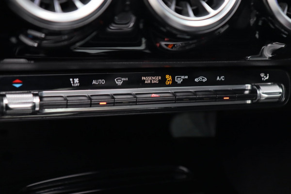 Mercedes-Benz CLA-Klasse 200 AMG Line Premium Plus / PANO / MEMORY / BURMESTER / KEYLESS / CAMERA