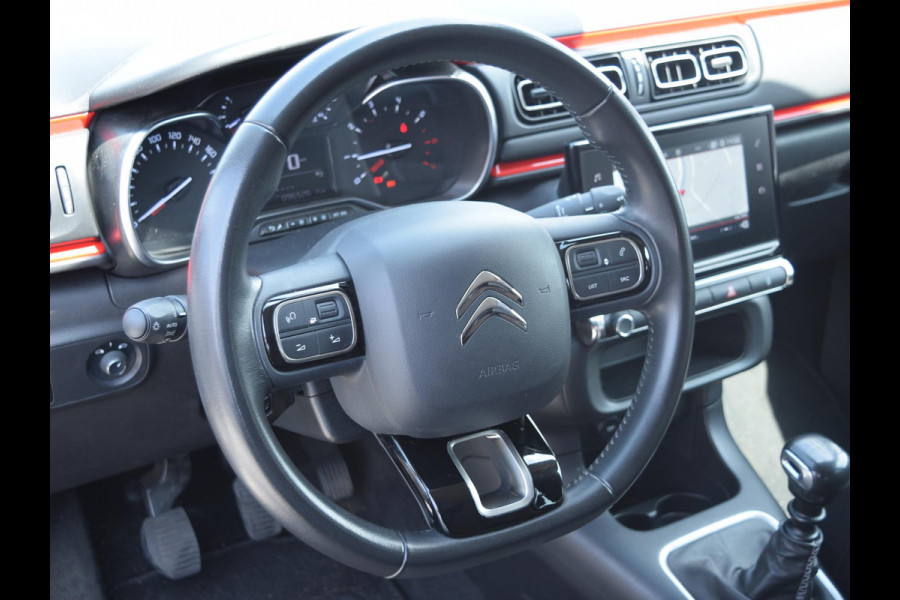 Citroën C3 1.2 PureTech S&S Shine | 100 PK | 17" ZWARTE LM VELGEN | CLIMATE CONTROL | PARKEERSENSOREN MET CAMERA | CRUISE CONTROL | NAVI |