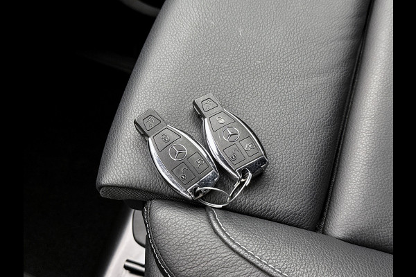 Mercedes-Benz V-Klasse 250d 4-MATIC L3 Amg-Line 6-persoons Elektrische schuifdeuren Distronic Burmester Trekhaak afneembaar 2500kg