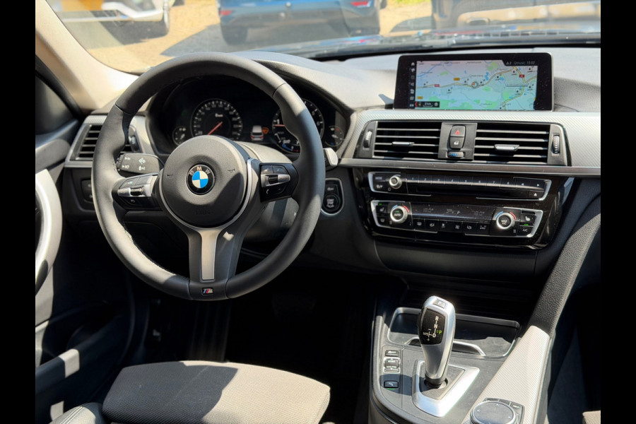 BMW 3 Serie Touring 330i MSport Edition 2018 AUT NAVI LM NAP