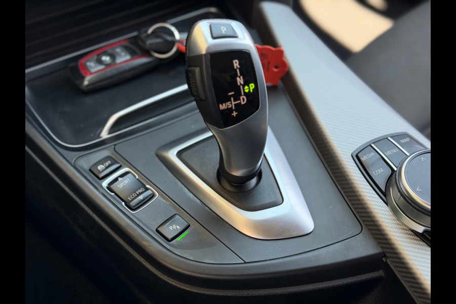 BMW 3 Serie Touring 330i MSport Edition 2018 AUT NAVI LM NAP