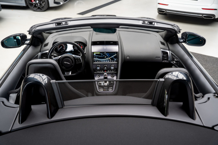 Jaguar F-Type 2.0T R-Dynamic Leer Camera Meridian Massage S. Stoelverwarming PDC Climate control Cruise control LM velgen