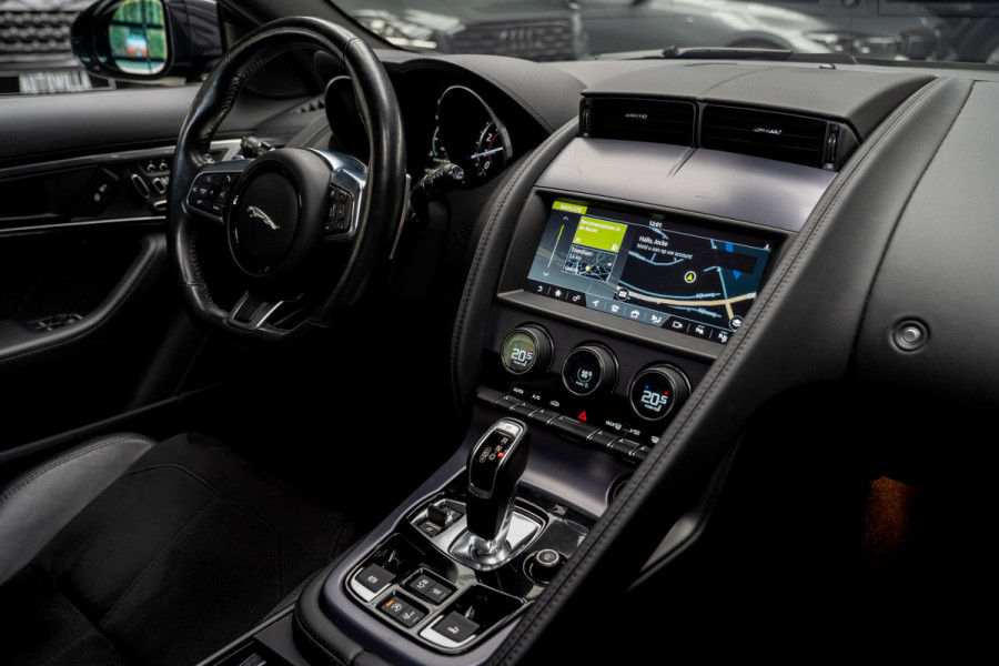 Jaguar F-Type 2.0T R-Dynamic Leer Camera Meridian Massage S. Stoelverwarming PDC Climate control Cruise control LM velgen