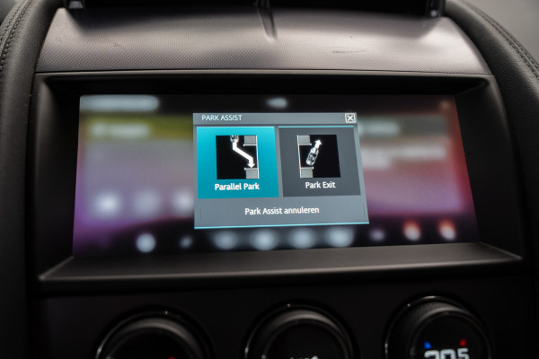 Jaguar F-Type 2.0T R-Dynamic Leer Camera Meridian Massage S. Stoelverwarming PDC Climate control Cruise control LM velgen
