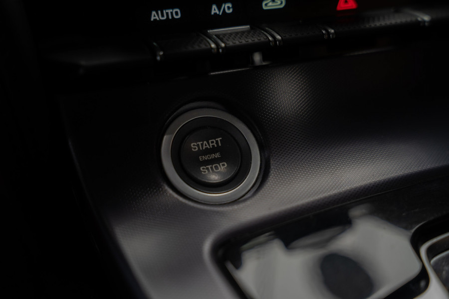 Jaguar F-Type 2.0T R-Dynamic Leer Camera Meridian Massage S. Stoelverwarming PDC Climate control Cruise control LM velgen