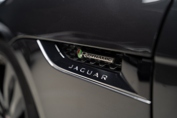Jaguar F-Type 2.0T R-Dynamic Leer Camera Meridian Massage S. Stoelverwarming PDC Climate control Cruise control LM velgen