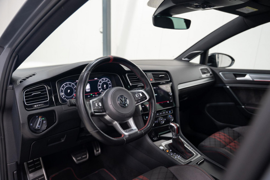 Volkswagen Golf 2.0 TSI GTI TCR*PANO*AKRA*KEYLESS*DYNAUDIO*FULL*