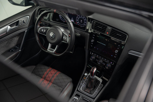 Volkswagen Golf 2.0 TSI GTI TCR*PANO*AKRA*KEYLESS*DYNAUDIO*FULL*