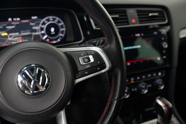 Volkswagen Golf 2.0 TSI GTI TCR*PANO*AKRA*KEYLESS*DYNAUDIO*FULL*