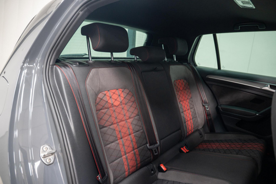 Volkswagen Golf 2.0 TSI GTI TCR*PANO*AKRA*KEYLESS*DYNAUDIO*FULL*