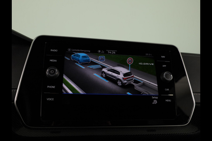 Volkswagen T-Cross 1.5 TSI R-Line 150 pk Automaat (DSG) | Navigatie | Trekhaak (afneembaar) | Parkeersensoren | Achteruitrijcamera | Matrix LED koplampen | R-Line |