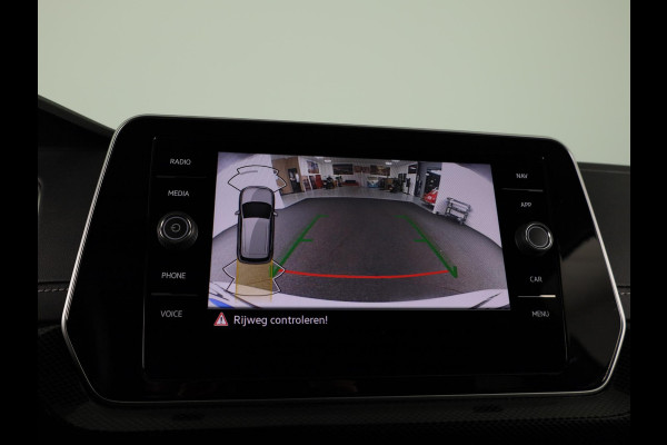 Volkswagen T-Cross 1.5 TSI R-Line 150 pk Automaat (DSG) | Navigatie | Trekhaak (afneembaar) | Parkeersensoren | Achteruitrijcamera | Matrix LED koplampen | R-Line |