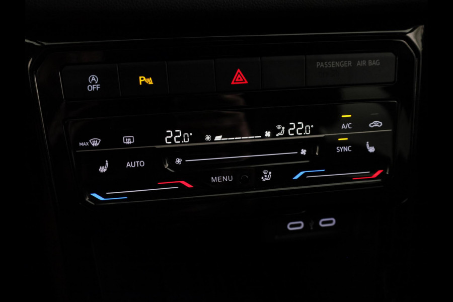 Volkswagen T-Cross 1.5 TSI R-Line 150 pk Automaat (DSG) | Navigatie | Trekhaak (afneembaar) | Parkeersensoren | Achteruitrijcamera | Matrix LED koplampen | R-Line |